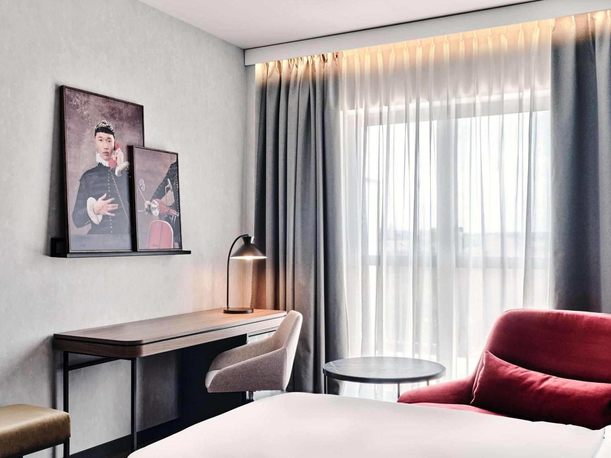Hotel Radisson Red & Radisson Red Apartments, Krakow