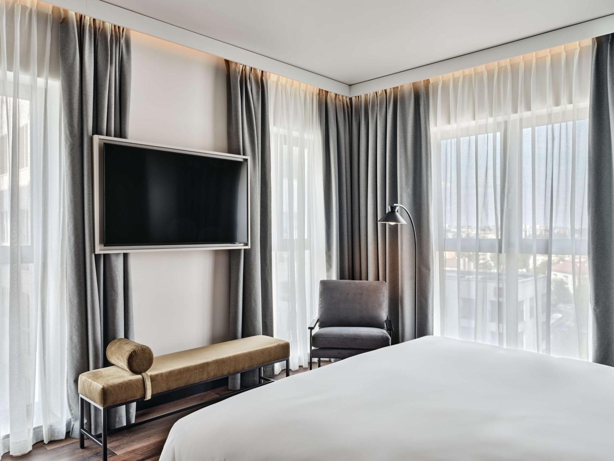 Hotel Radisson Red & Radisson Red Apartments, Krakow